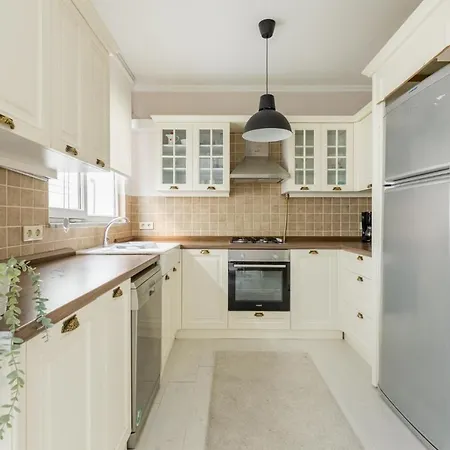 Centrally Located Stylish Flat In Nisantasi *