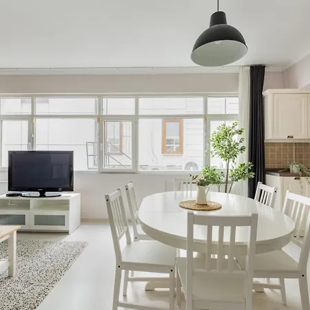 Centrally Located Stylish Flat In Nisantasi * Istanbul